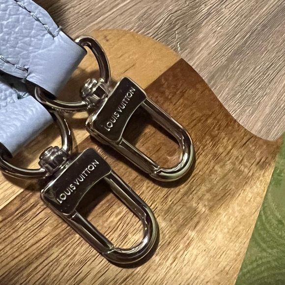 Louis Vuitton Crossbody strap in Bleu Nuage - Picture 5 of 5